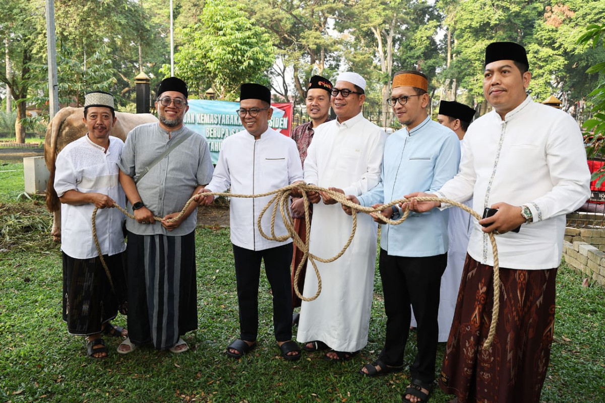Saksikan Penyembelihan Hewan Kurban Presiden Prabowo, Gubernur Banten Andra Soni : Kita Salurkan ke Masyarakat