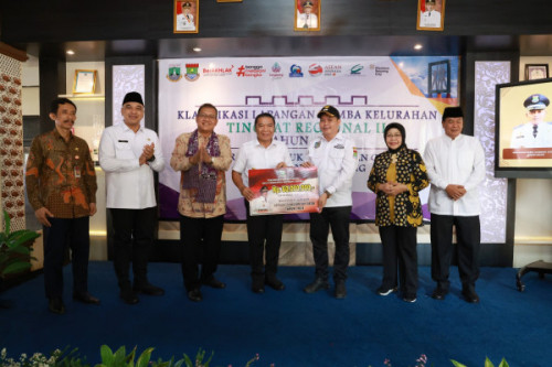 Pj Gubernur Al Muktabar Harapkan Kelurahan Cisauk Menginspirasi Kelurahan dan Desa di Wilayah Provinsi Banten