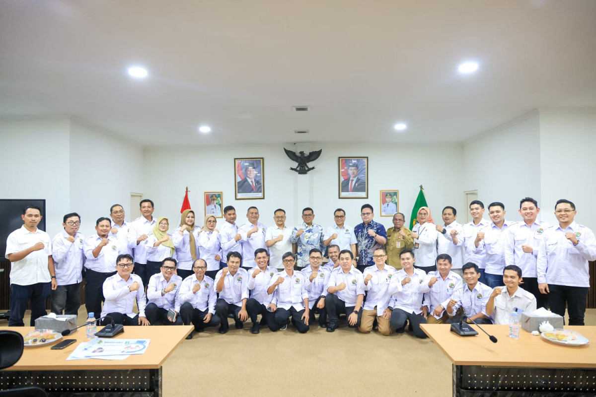 Gubernur Andra Soni Dorong Dewan Koperasi Indonesia Aktif Dukung Koperasi Merah Putih