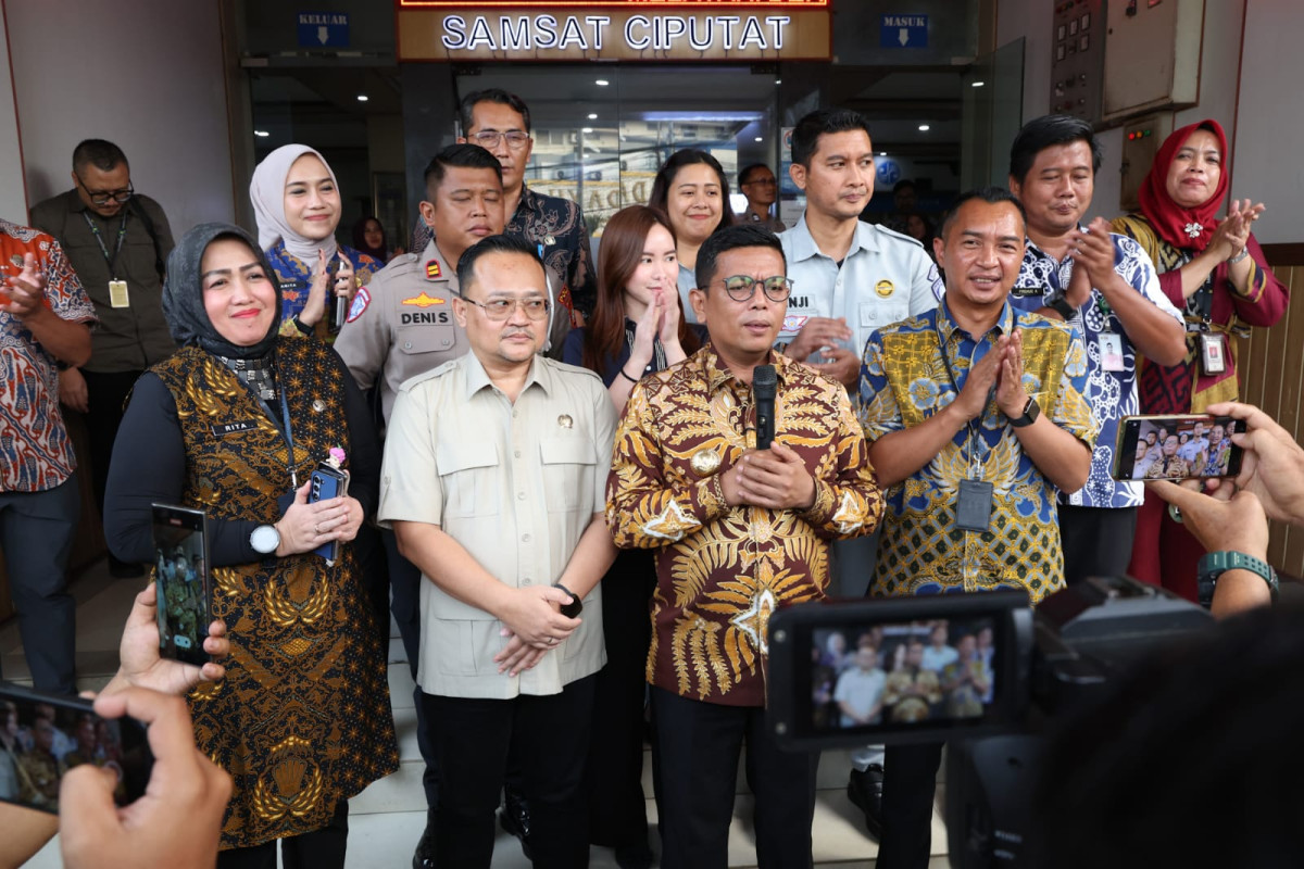 Gubernur Banten Andra Soni Perpanjang Waktu Pembebasan Pokok dan Sanksi Pajak Kendaraan Bermotor Hingga 31 Oktober 2025