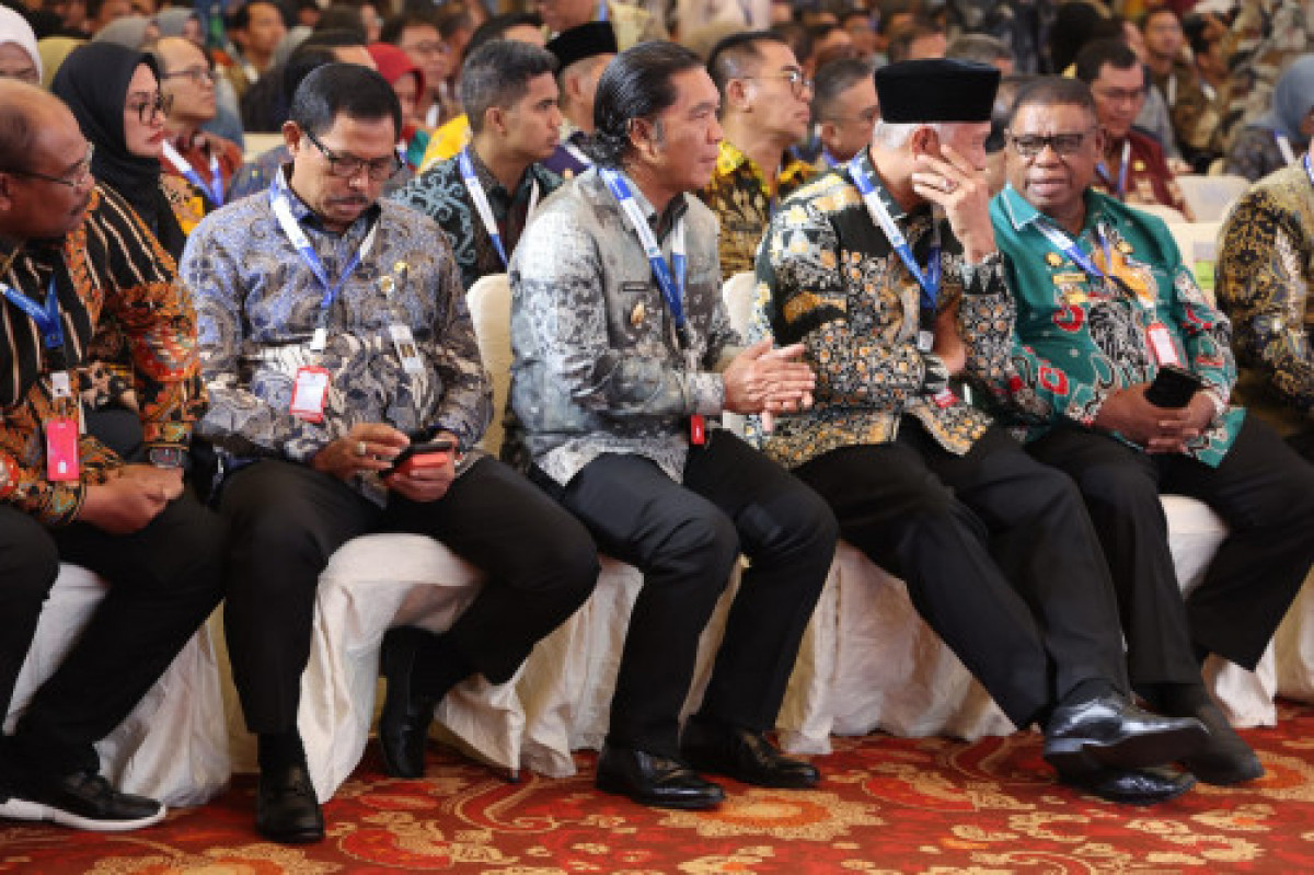 Pj Gubernur Banten Al Muktabar Hadiri Rakornas Investasi Bersama Presiden RI