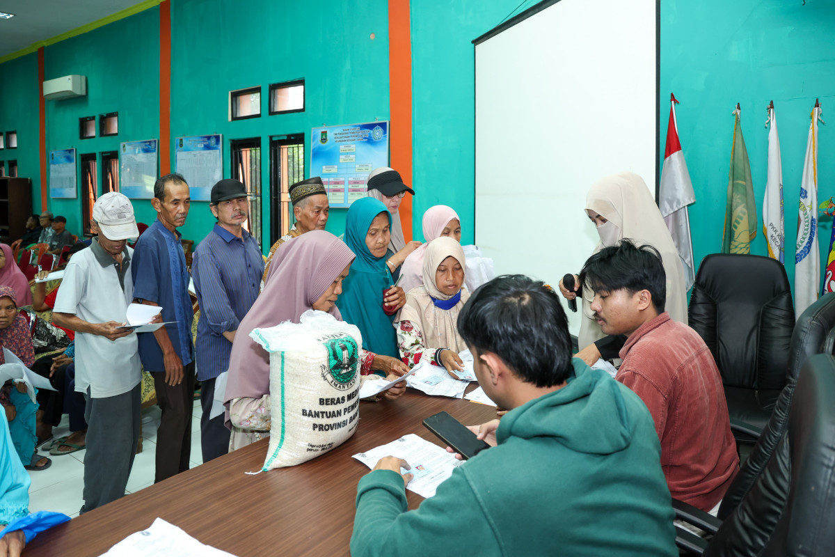 Intervensi Kerentanan Pangan, Gubernur Banten Andra Soni Salurkan 59 Ton Beras