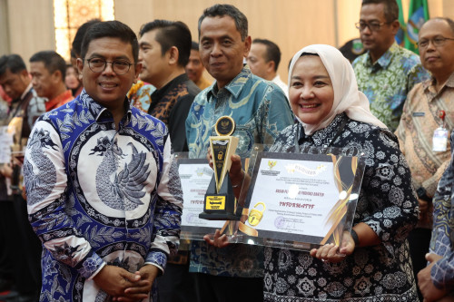 Badan Penghubung Banten kembali Raih Anugerah Badan Publik Kategori Informatif