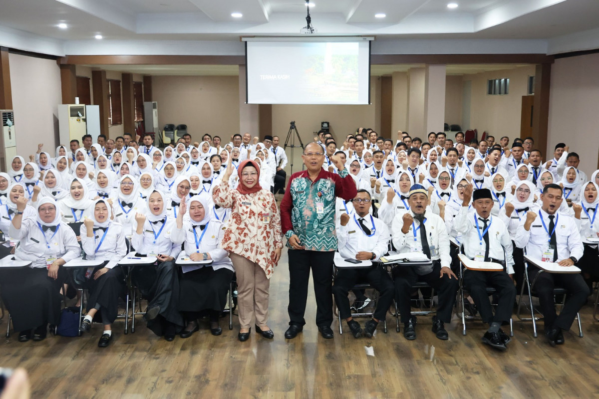 Plh Sekda Banten Virgojanti Sampaikan Materi Kebijakan Pemprov pada Peserta Orientasi ASN