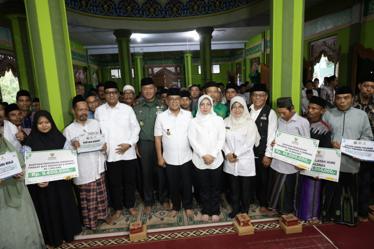 Safari Ramadan, Gubernur Andra Soni Buka Puasa Bersama Warga Cisata Pandeglang