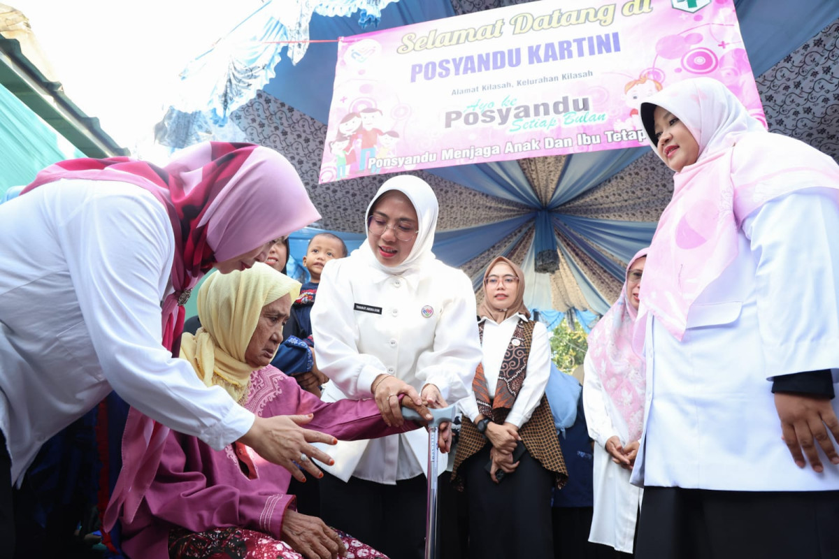 Tinjau Posyandu di Kota Serang, Ketua TP Posyandu Provinsi Banten Tinawati Andra Soni Sebut Transformasi New Posyandu Berjalan Baik