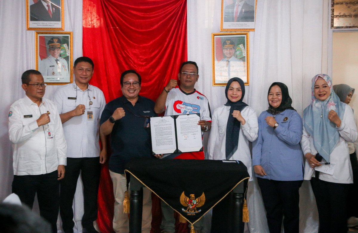 Ikuti Peluncuran Secara Nasional, Sekda Provinsi Banten Deden Apriandhi Tinjau Kesiapan Koperasi Desa Merah Putih Ranjeng