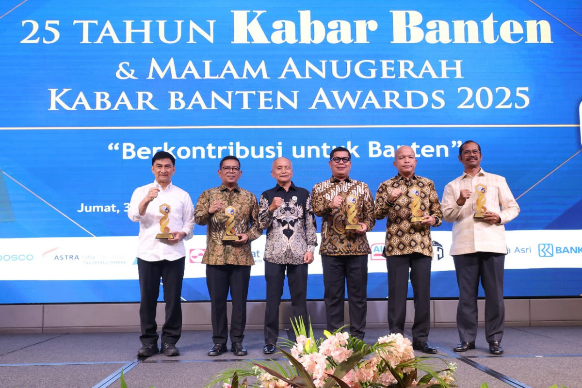 Gubernur Andra Soni Raih Penghargaan Kepala Daerah Responsif 2025