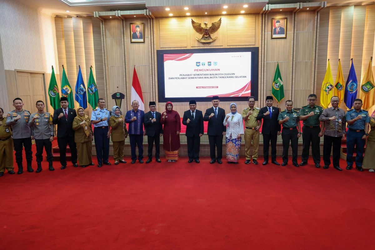 Pj Gubernur Banten Al Muktabar Kukuhkan Pjs Wali Kota Cilegon dan Pjs Wali Kota Tangerang Selatan