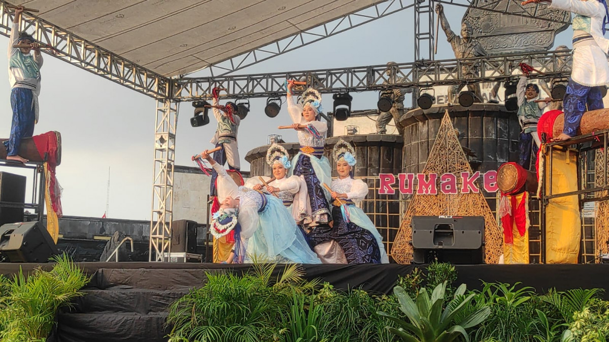 Rampak bedug buka Acara Selasa Wagen & Forkappsi Carnival Of Culture 2024