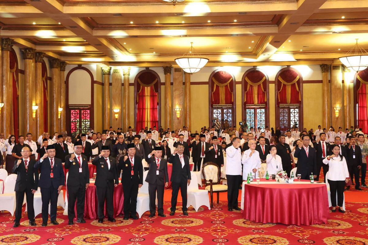 Terima Duplikat Bendera, Pj Gubernur Banten Al Muktabar: Kita akan Jaga dan Kibarkan