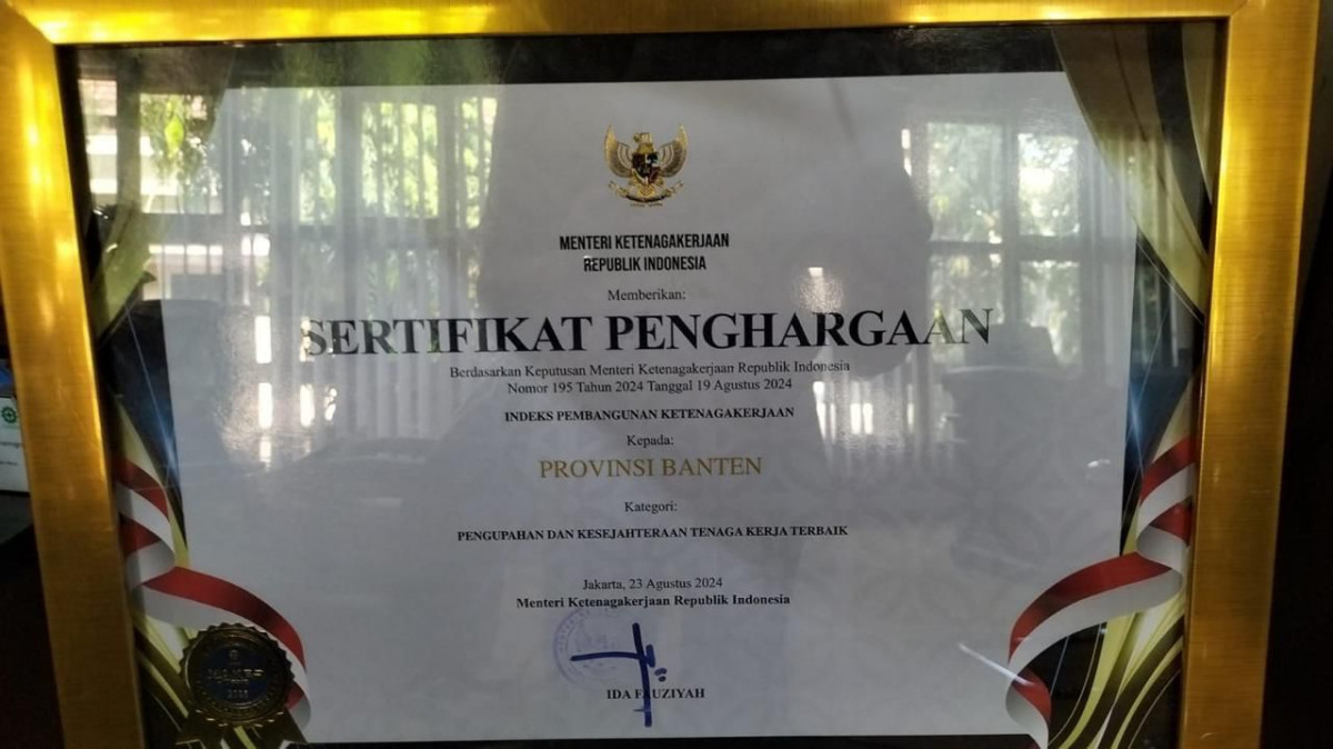 Pemprov Banten Raih Penghargaan Kategori Pengupahan dan Kesejahteraan Tenaga Kerja Terbaik 2024