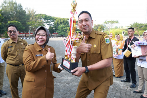 Apel Senin Pagi, Pj Sekda Banten Virgojanti Tekankan Kedisiplinan dan Etos Kerja