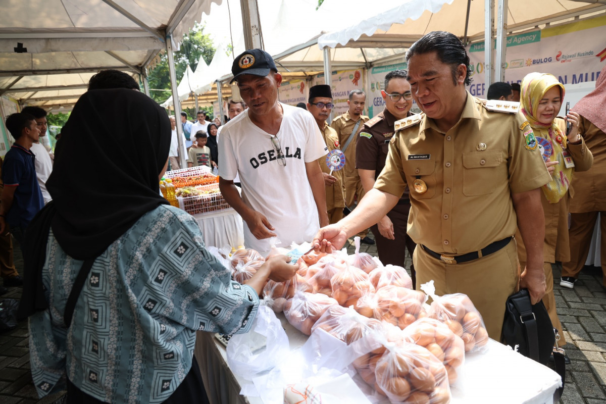 Pj Gubernur Banten Al Muktabar: Harga Bahan Pokok Semakin Terkendali