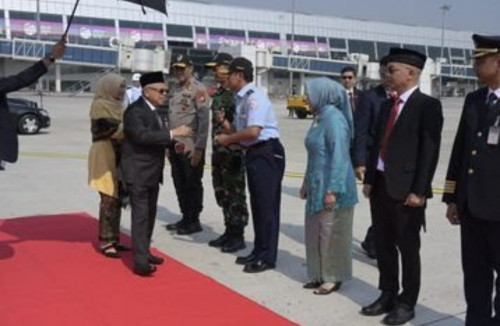 Pj Sekda Provinsi Banten Virgojanti Antar Keberangkatan Wapres RI KH Ma'ruf Amin Kunjungan Kerja ke Tiongkok