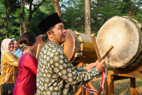 Pj Gubernur Banten Al Muktabar Lepas Parade Budaya Kota Tangerang Selatan 2023