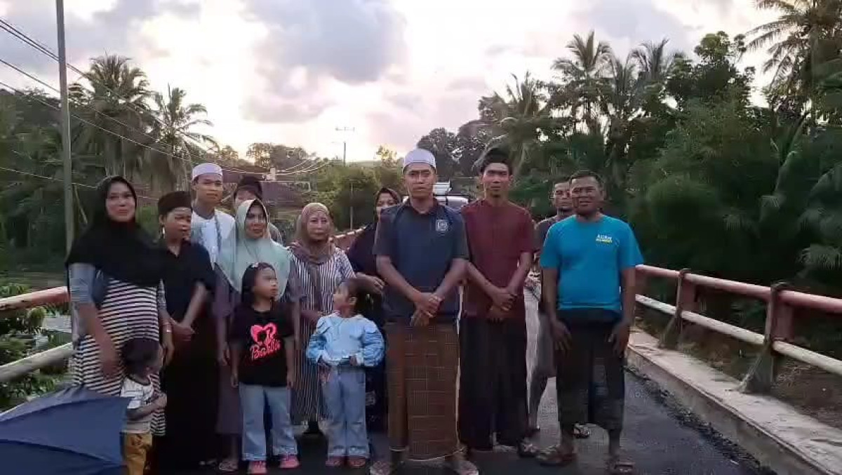 Warga dan Pemdes Tugu Sampaikan Terima Kasih kepada Gubernur Banten Atas Perbaikan Jembatan
