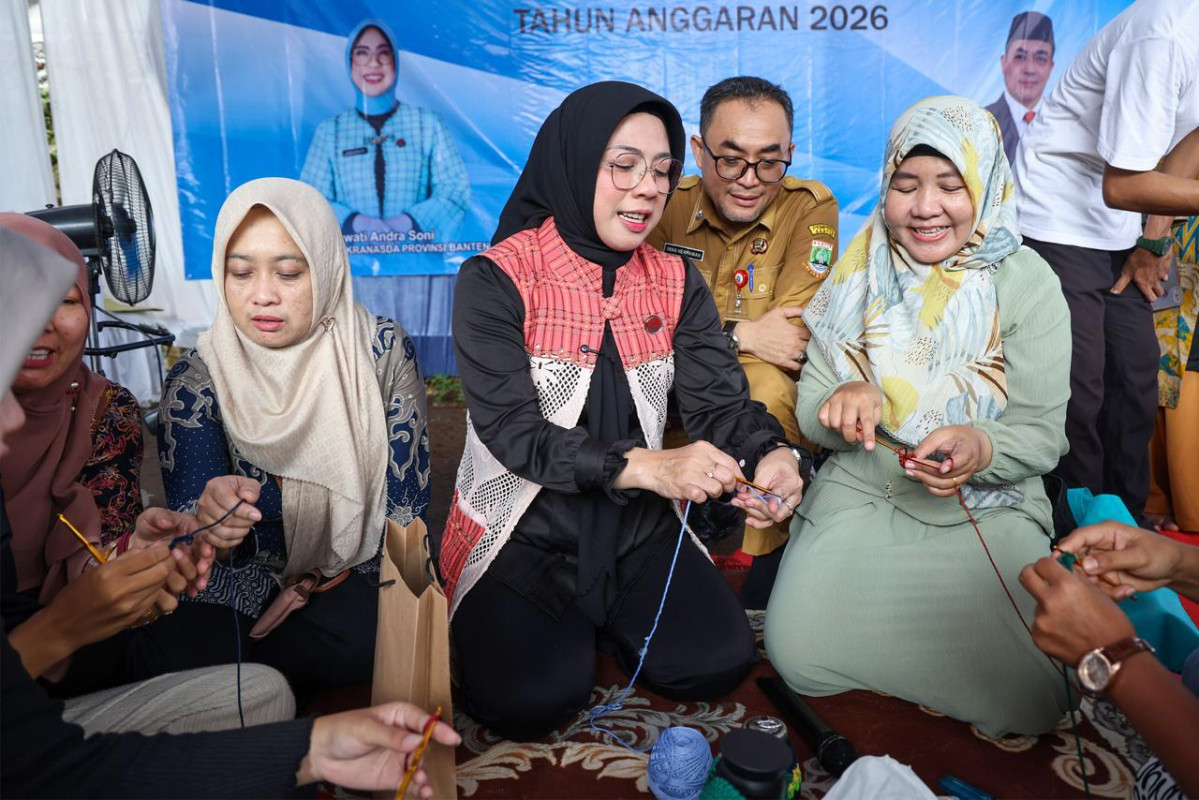 Tinawati Andra Soni Dorong Lahirnya Wirausaha Baru melalui Pelatihan Rajut