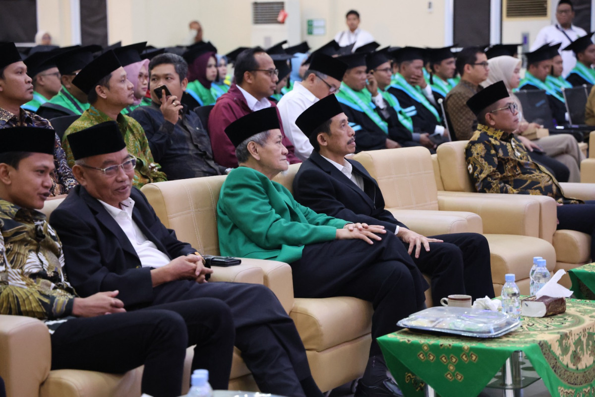 Hadiri Wisuda Unma, Pj Sekda Usman Minta Wisudawan Tingkatkan Inovasi dan Kreativitas