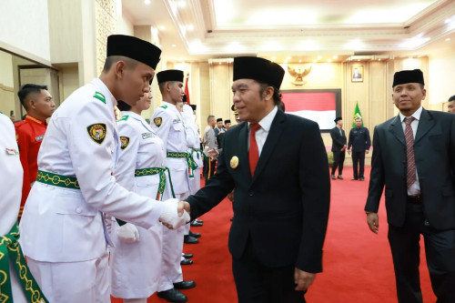 Pj Gubernur Al Muktabar Kukuhkan Paskibraka 2023 Provinsi Banten