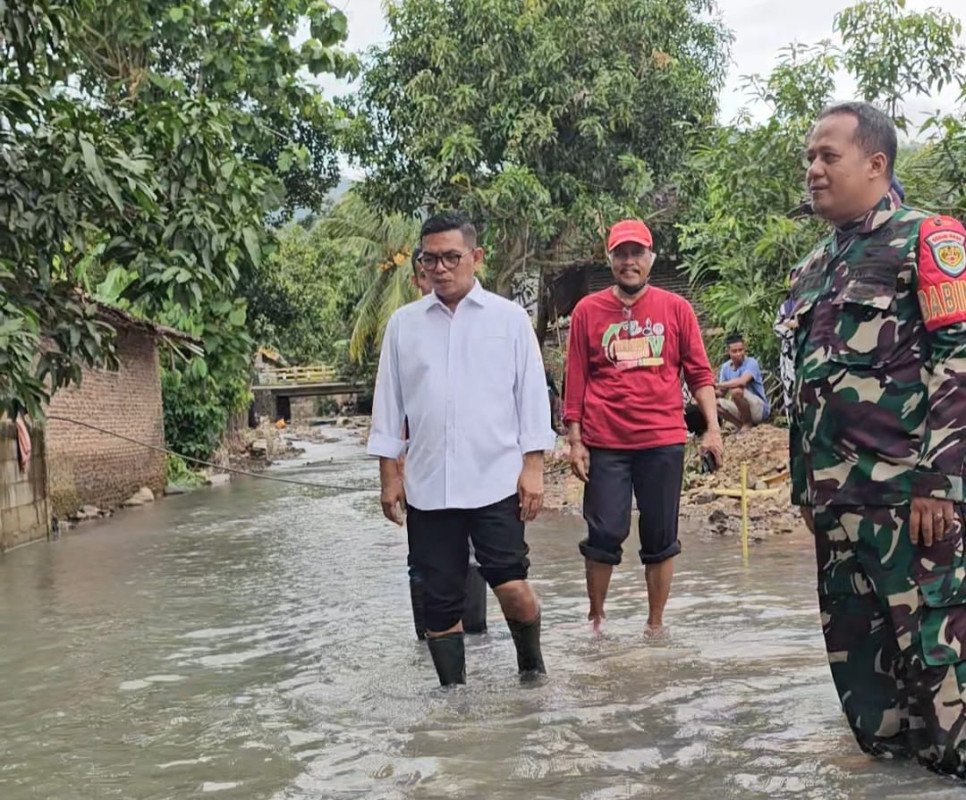 Gubernur Andra Soni Tinjau Pendangkalan Sungai Imbas Banjir di Padarincang, 3 Alat Berat Diturunkan