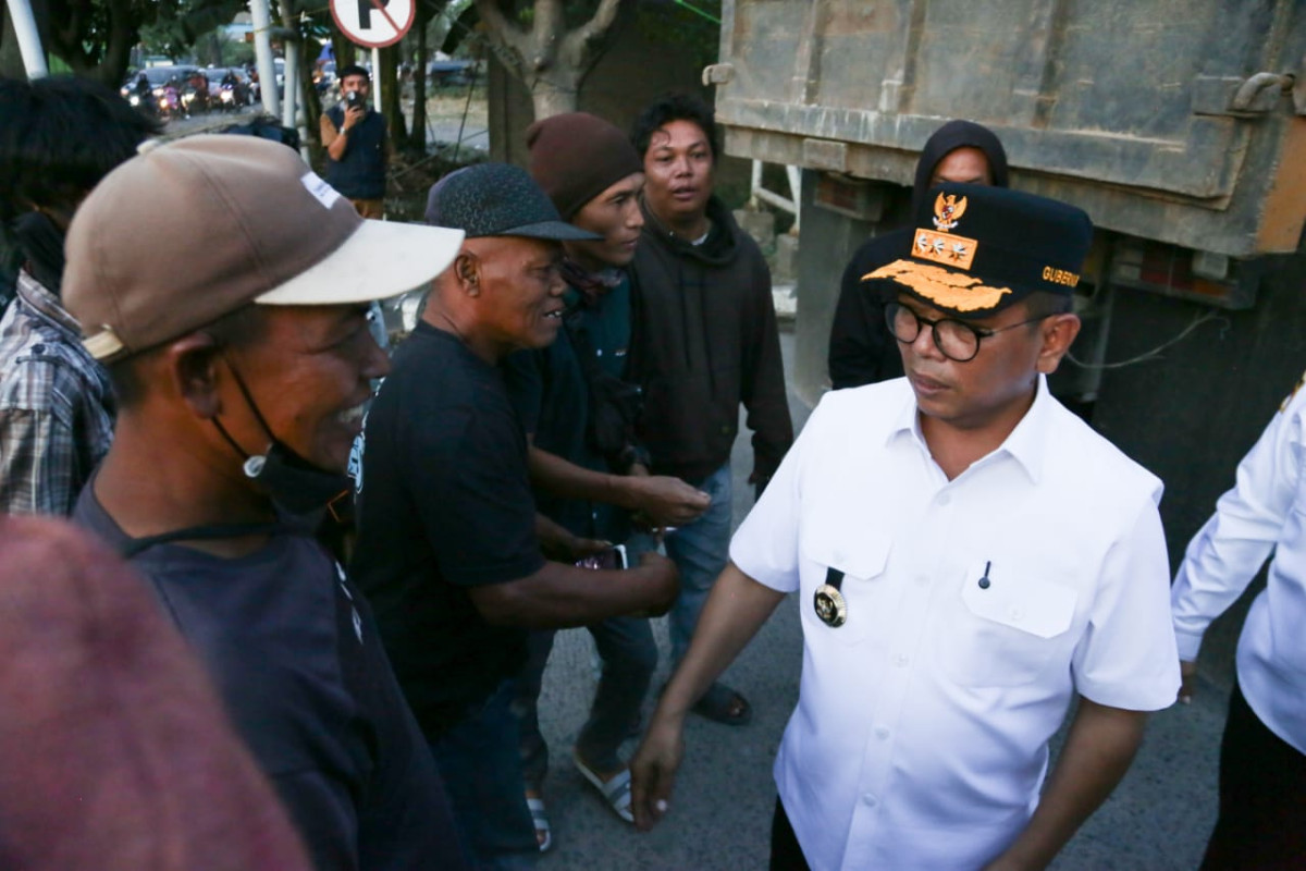 Andra Soni Tinjau Efektivitas Pembatasan Operasional Angkutan Tambang