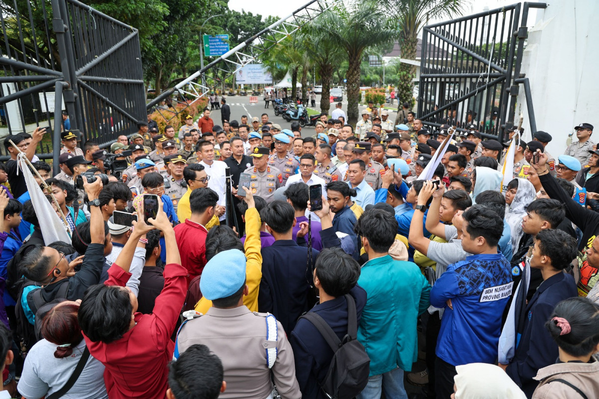 Temui Aliansi BEM, Gubernur Andra Soni Pastikan Partisipasi Mahasiswa di Musrenbang