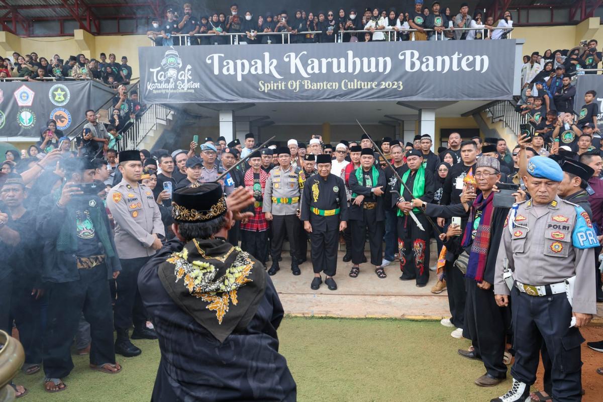 Pj Gubernur Banten Al Muktabar Ajak Paguron Silat dan Jawara Jaga Stabilitas Daerah