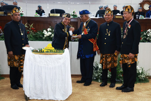 Paripurna Istimewa HUT ke-23 Provinsi Banten, Pj Gubernur Al Muktabar Paparkan Capaian Kinerja Pembangunan