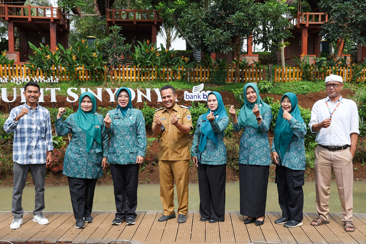 Ketua TP PKK Provinsi Banten Tinawati Andra Soni Kunjungi Agrowisata Bukit Sinyonya Pandeglang