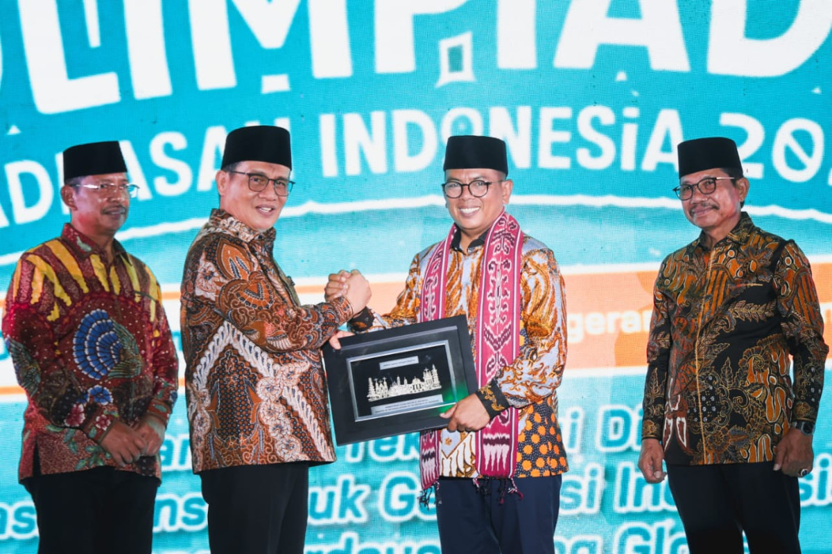 Gubernur Banten Andra Soni Paparkan Program Sekolah Gratis di Gala Dinner Olimpiade Madrasah Indonesia (OMI) 2025