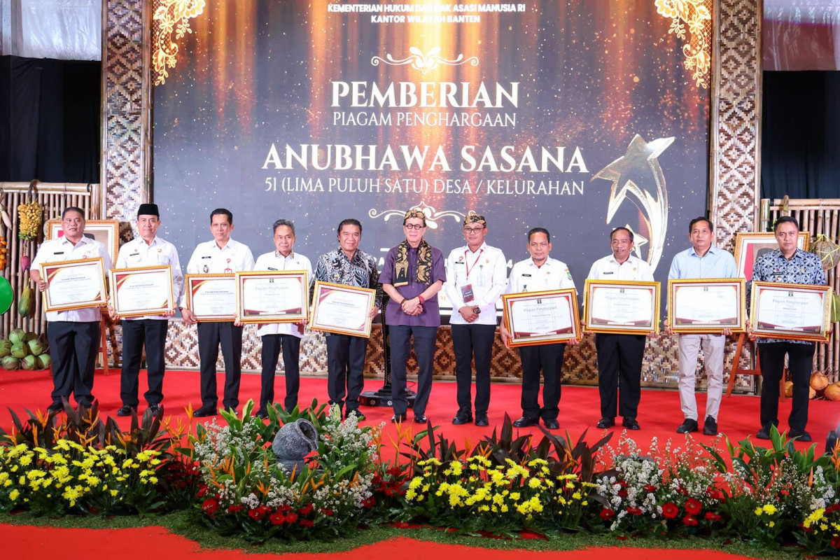 Pj Gubernur Banten Al Muktabar Kukuhkan Desa/Kelurahan Sadar Hukum