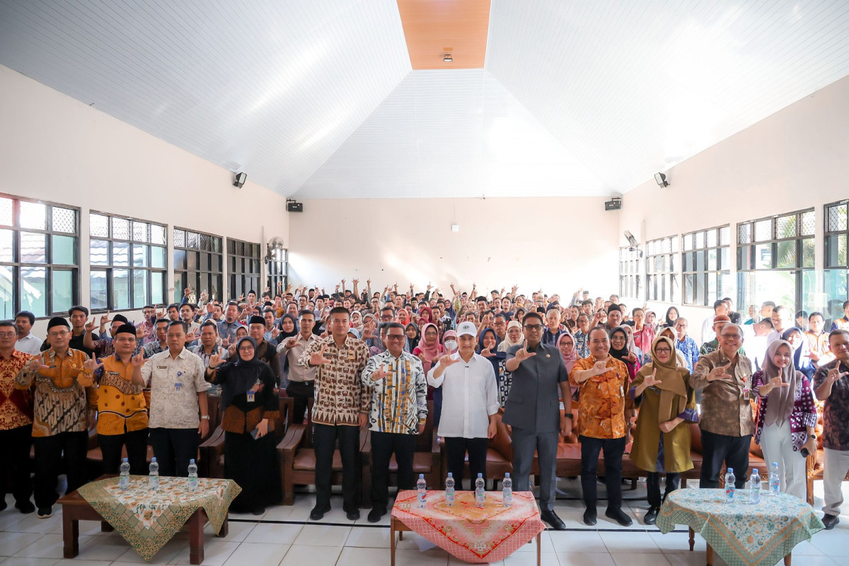 Misi Banten Cerdas, Wagub Banten A Dimyati Natakusumah: Pendidikan Adalah Hak Anak - anak Kita