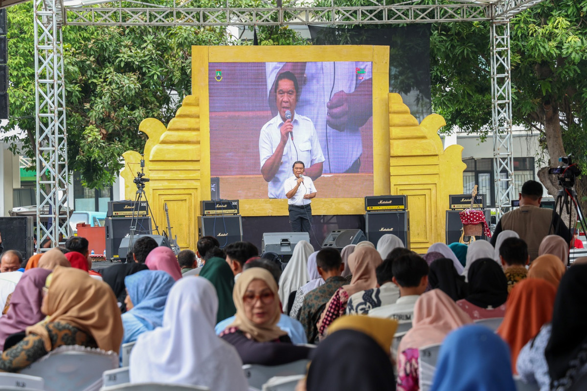 Pj Gubernur Banten Al Muktabar Sampaikan Gagasan Pentingnya Peran Keluarga untuk Mewujudkan Pondasi Ketahanan pada Harganas ke-31